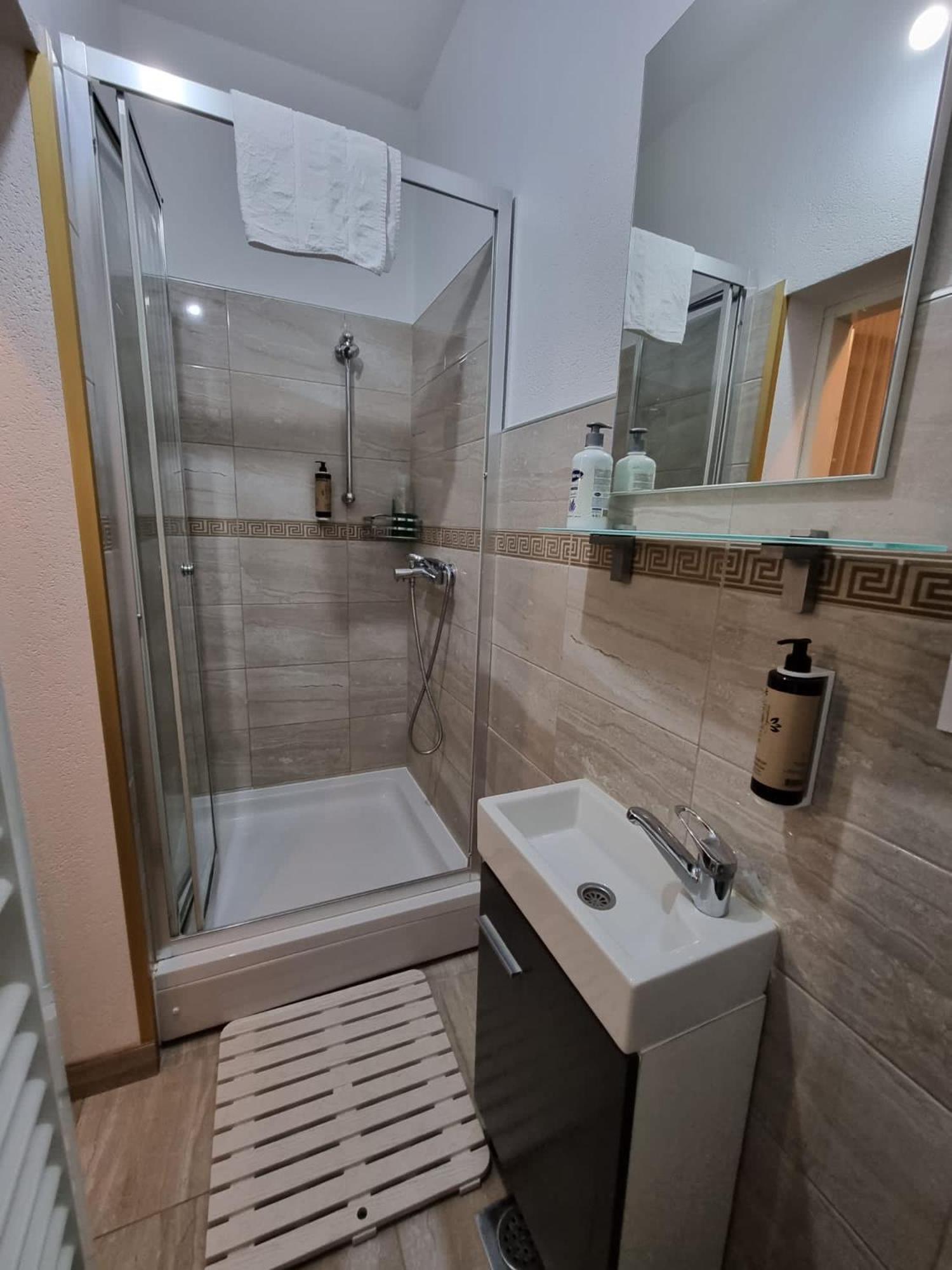 Apartmani Li Ливно Экстерьер фото